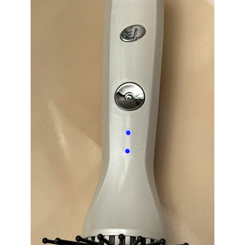 T3 Model 76600 Volumizer Heated Hair Styling Straightening Brush Without Box - Picture 8 of 9